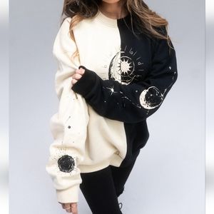 Valkyrae sweatshirt large moon sun